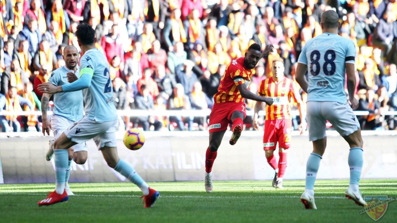 2018-2019 Süper Lig KAYSERİSPOR - BAŞAKŞEHİR FK 1-1 Maç Görseli