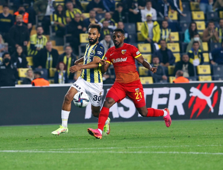 2021-2022 Süper Lig FENERBAHÇE - KAYSERİSPOR 2-2 Maç Görseli