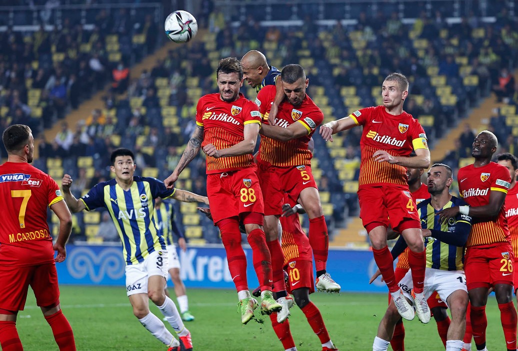2021-2022 Süper Lig FENERBAHÇE - KAYSERİSPOR 2-2 Maç Görseli