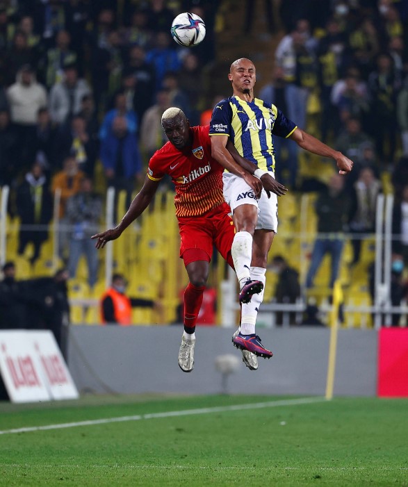 2021-2022 Süper Lig FENERBAHÇE - KAYSERİSPOR 2-2 Maç Görseli