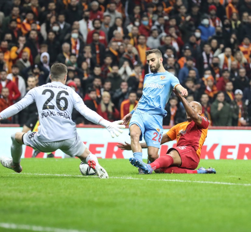 2021-2022 Süper Lig GALATASARAY - KAYSERİSPOR 1-1 Maç Görseli