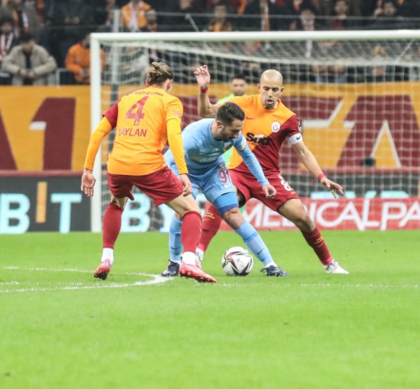 2021-2022 Süper Lig GALATASARAY - KAYSERİSPOR 1-1 Maç Görseli