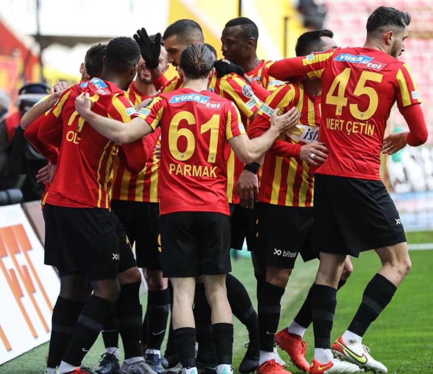 2021-2022 Süper Lig KAYSERİSPOR - GİRESUNSPOR 2-1 Maç Görseli