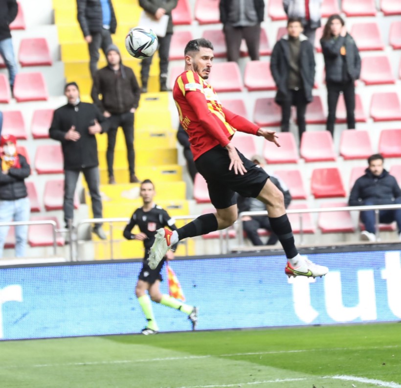 2021-2022 Süper Lig KAYSERİSPOR - GİRESUNSPOR 2-1 Maç Görseli