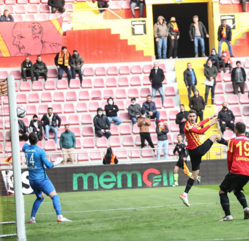 2021-2022 Süper Lig KAYSERİSPOR - GİRESUNSPOR 2-1 Maç Görseli