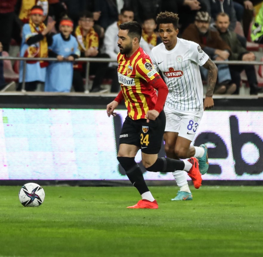 2021-2022 Süper Lig KAYSERİSPOR - ÇAYKUR RİZESPOR 1-1 Maç Görseli