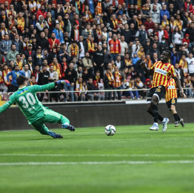 2021-2022 Süper Lig KAYSERİSPOR - BEŞİKTAŞ 2-3 Maç Görseli