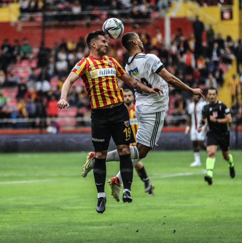 2021-2022 Süper Lig KAYSERİSPOR - BEŞİKTAŞ 2-3 Maç Görseli