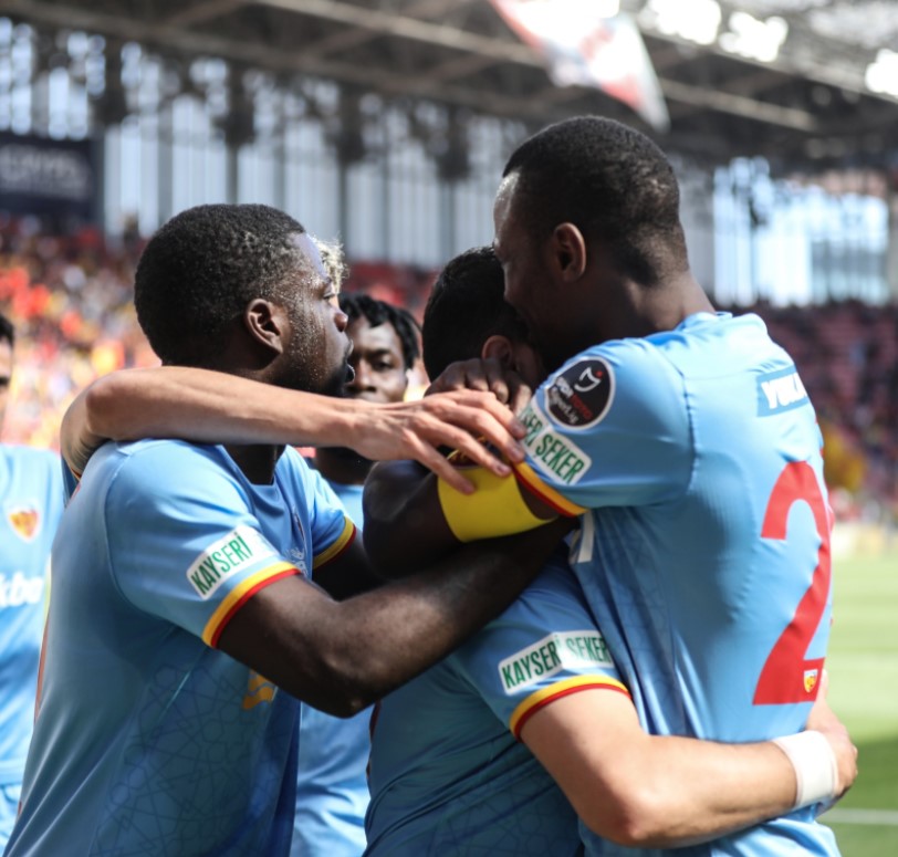 2021-2022 Süper Lig GÖZTEPE - KAYSERİSPOR 1-2 Maç Görseli