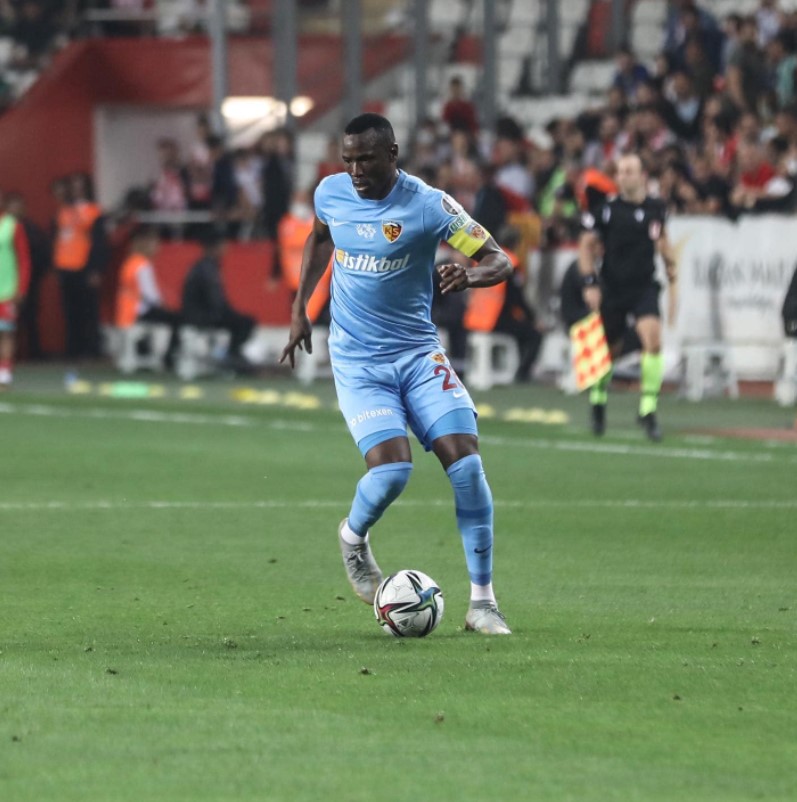 2021-2022 Süper Lig ANTALYASPOR - KAYSERİSPOR 1-1 Maç Görseli