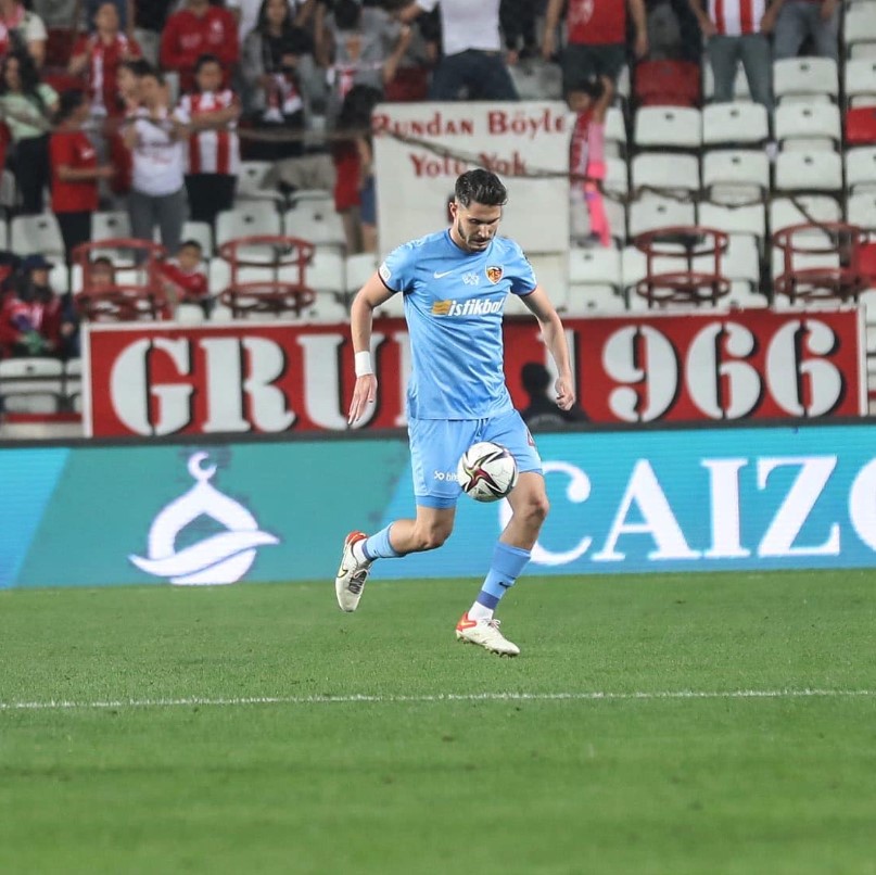 2021-2022 Süper Lig ANTALYASPOR - KAYSERİSPOR 1-1 Maç Görseli