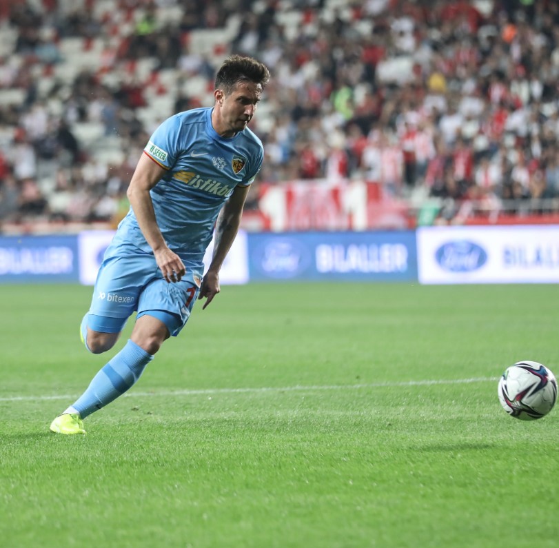 2021-2022 Süper Lig ANTALYASPOR - KAYSERİSPOR 1-1 Maç Görseli