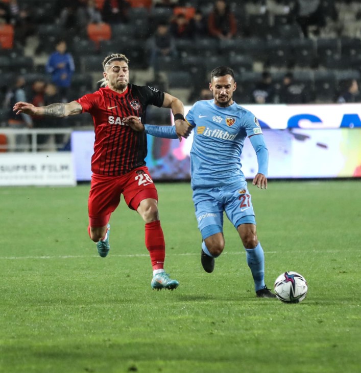 2021-2022 Süper Lig GAZİANTEP FK - KAYSERİSPOR 1-1 Maç Görseli