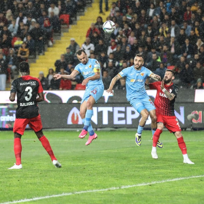 2021-2022 Süper Lig GAZİANTEP FK - KAYSERİSPOR 1-1 Maç Görseli