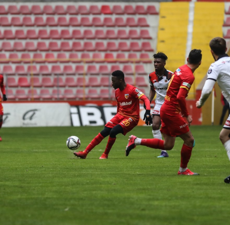 2021-2022 Hazırlık KAYSERİSPOR - GENÇLERBİRLİĞİ 1-0 Maç Görseli