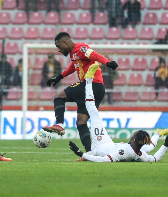 2022-2023 Süper Lig KAYSERİSPOR - F. KARAGÜMRÜK 2-4 Maç Görseli