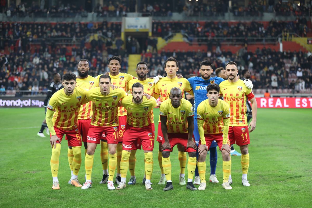2023-2024 Süper Lig KAYSERİSPOR - BEŞİKTAŞ 0-0 Maç Görseli