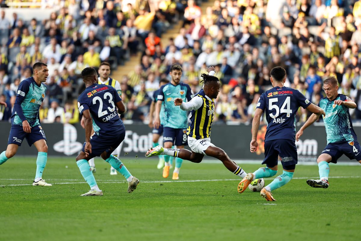 2023-2024 Süper Lig FENERBAHÇE - KAYSERİSPOR 3-0 Maç Görseli