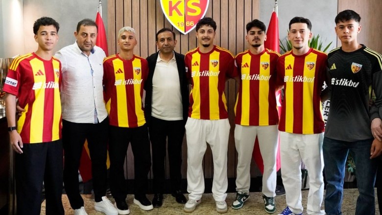 Kayserispor Geleceğine Yatırım Yapıyor: Altyapının 6 Genç Yeteneği Profesyonel Oldu