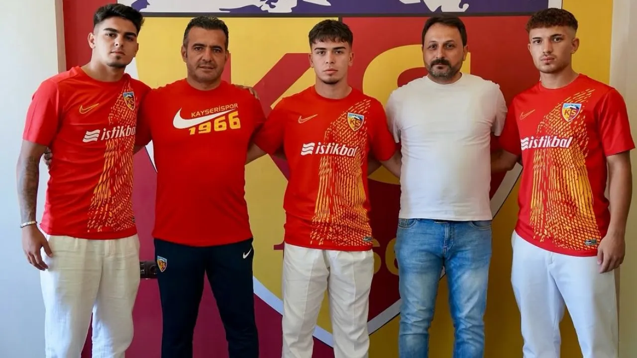 Kayserispor, Altyapıdan 3 futbolcuyla profesyonel sözleşme imzaladı